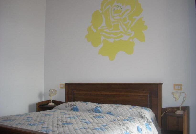 Отель Agriturismo La Rosa Montefalco