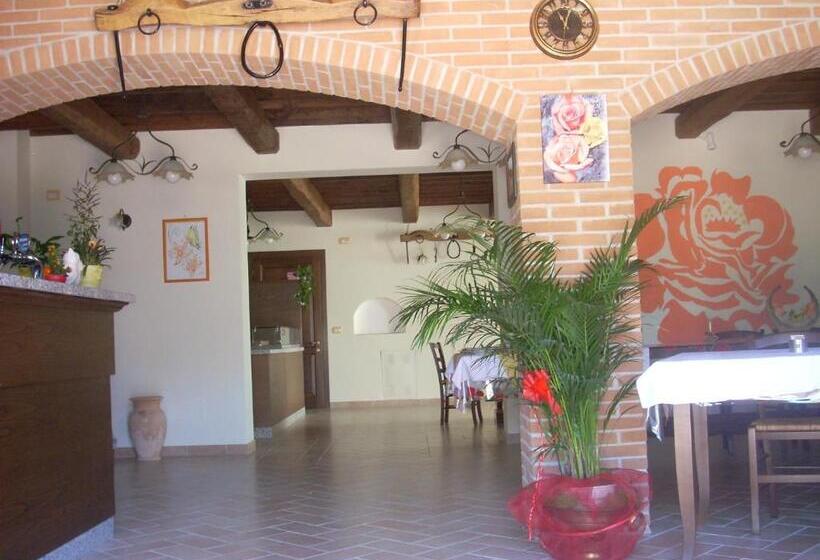 Отель Agriturismo La Rosa Montefalco