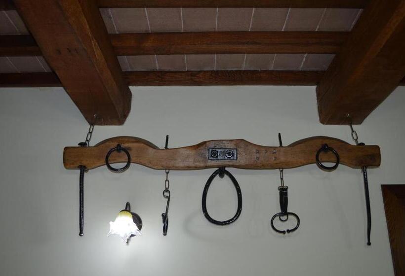 Отель Agriturismo La Rosa Montefalco