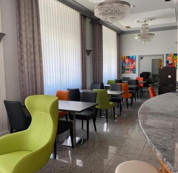 Kral   Residenz Erlangen