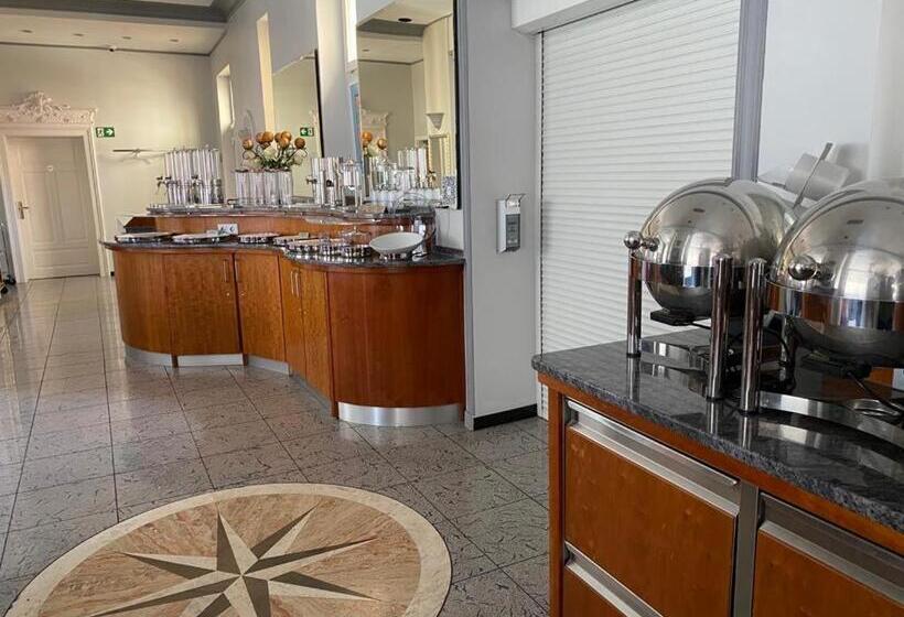 Kral   Residenz Erlangen