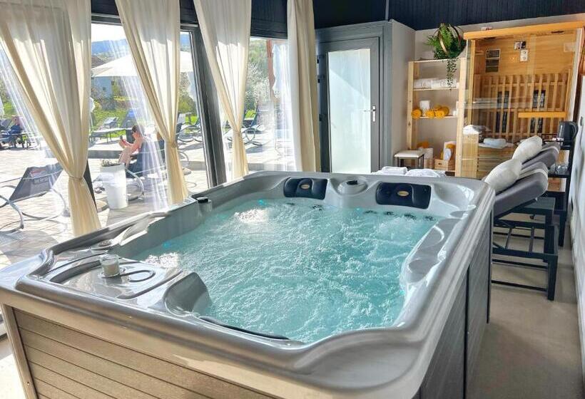 פנסיון 16 Lakes Guesthouse