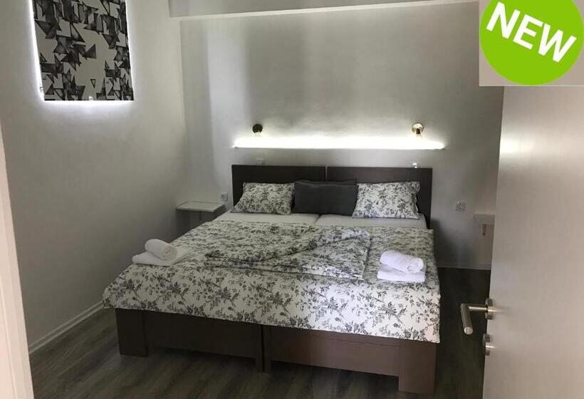 פנסיון 16 Lakes Guesthouse