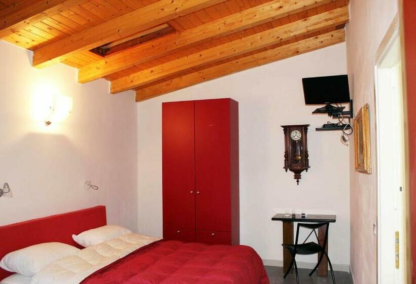 펜션 Affittacamere Delaide