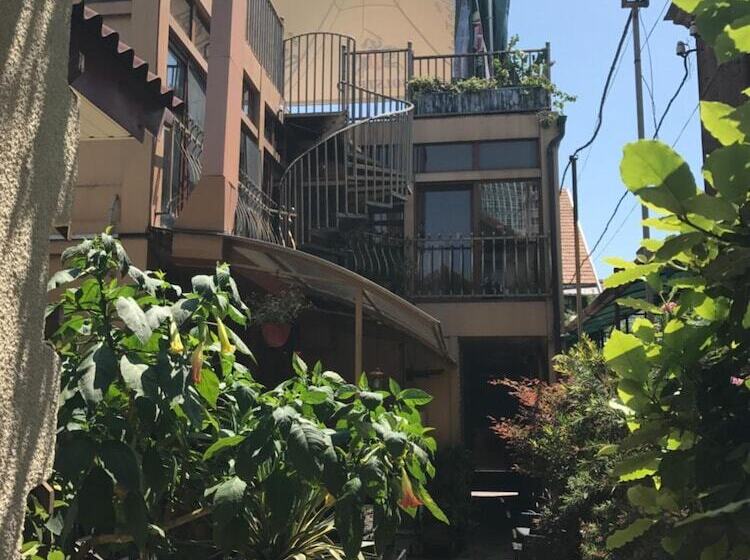 Пансион Alyans Guest House