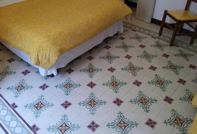 بنسيون Antico Borgo