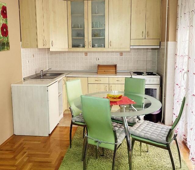 پانسیون Apartmani Banja Spa