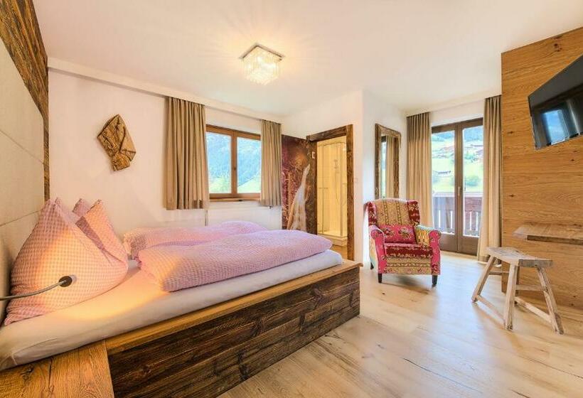 פנסיון Atelier Garni Astei