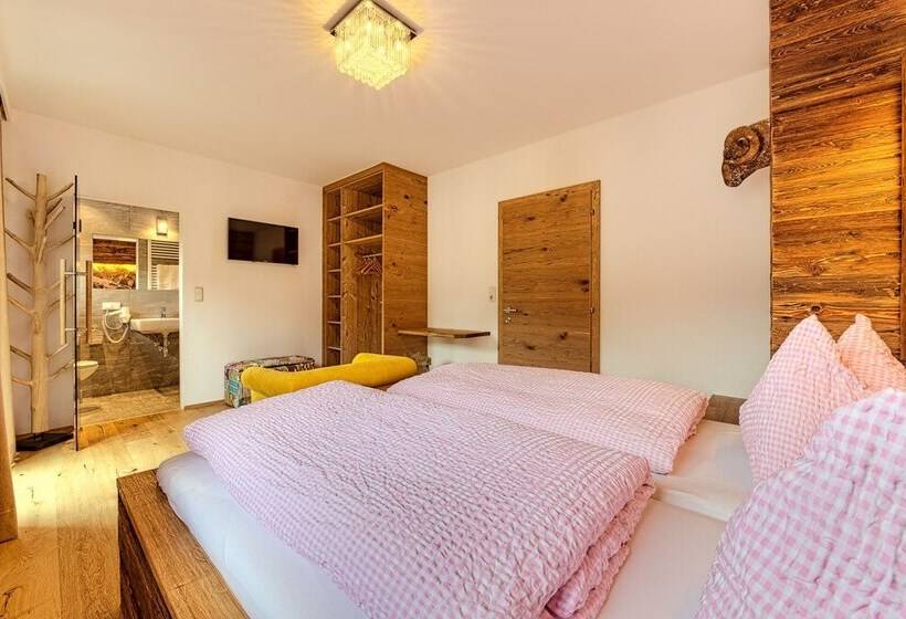 פנסיון Atelier Garni Astei