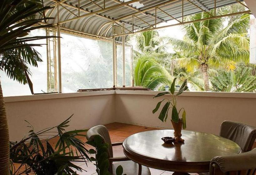 펜션 Baan Natacha Beachfront Guesthouse