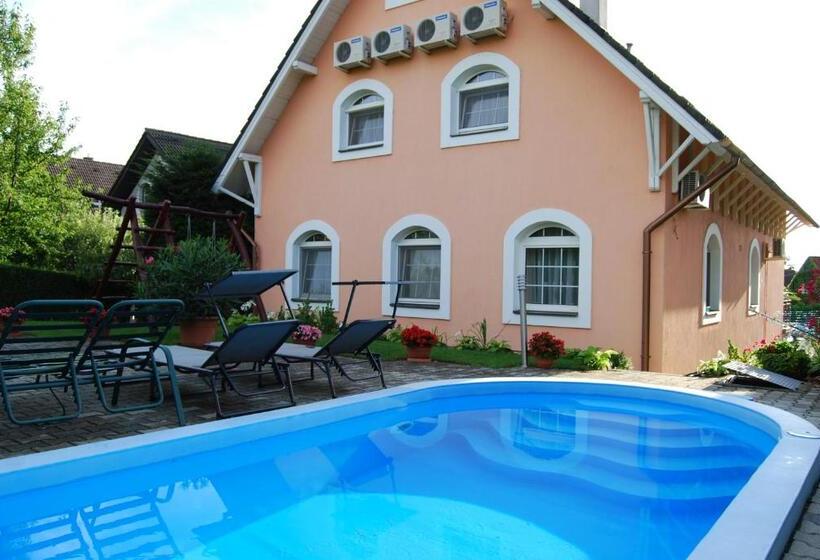 펜션 Barackvirág Vendégház