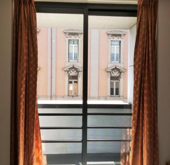 پانسیون Caravaggio Apartments