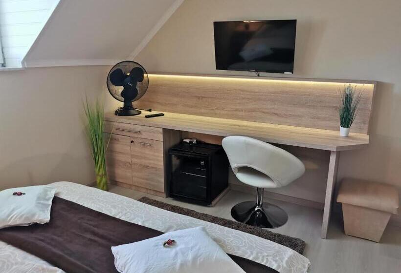 بنسيون Csabai Vendégház