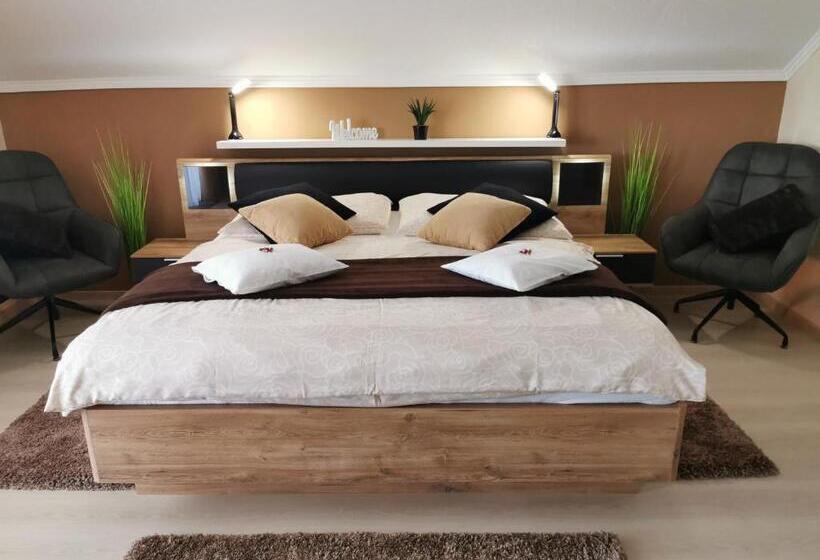 بنسيون Csabai Vendégház