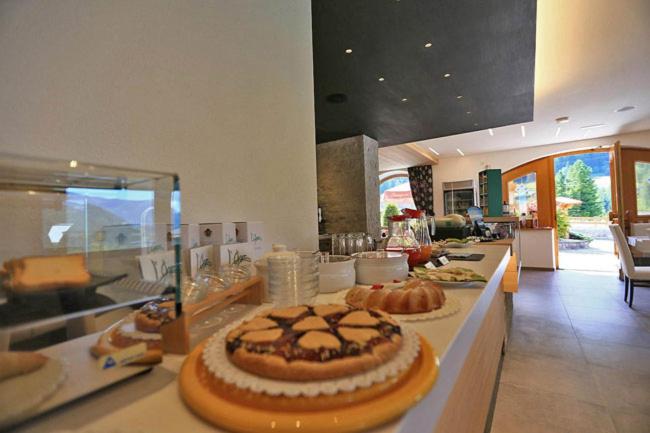 פנסיון Garni Sayonara