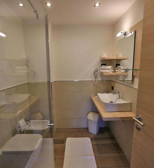 פנסיון Garni Sayonara