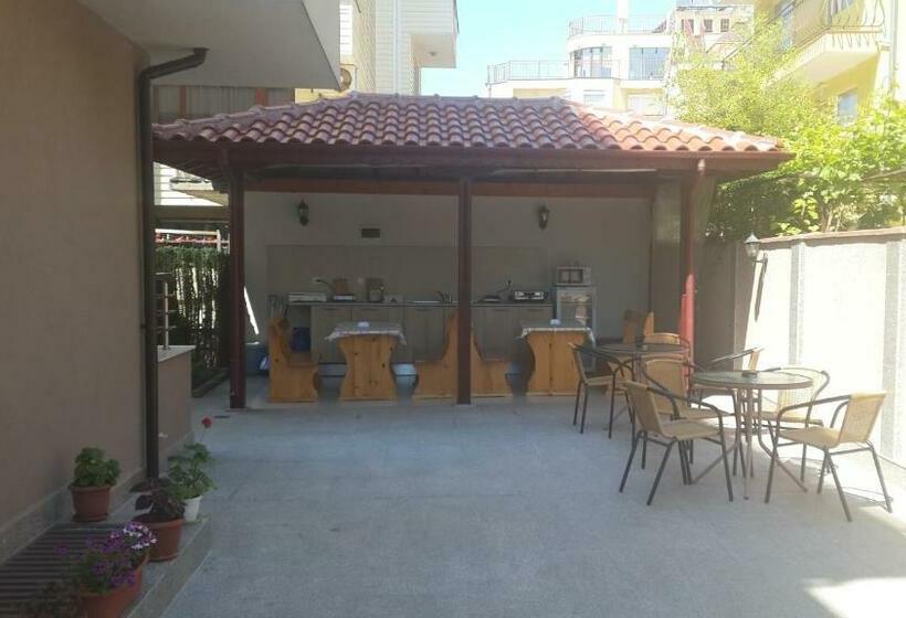 펜션 Guest House Donchevi