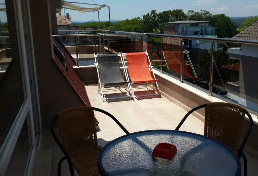 펜션 Guest House Donchevi