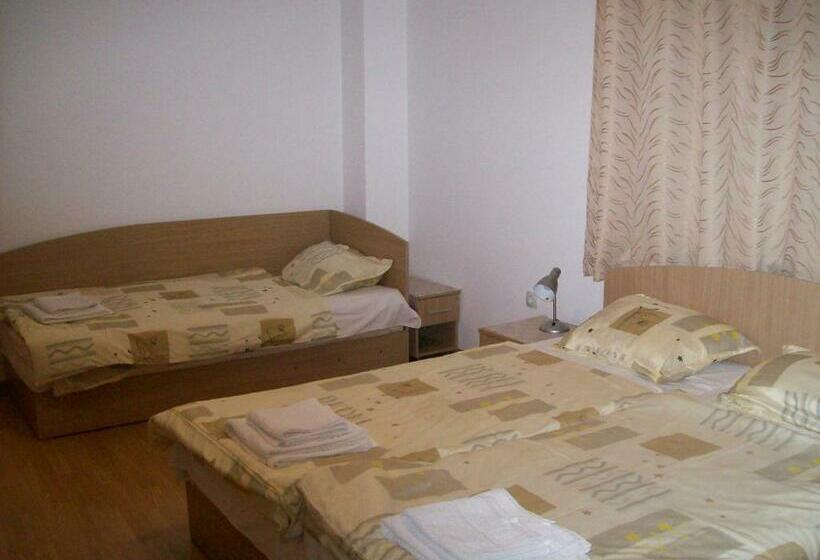ペンション Guest House Donchevi