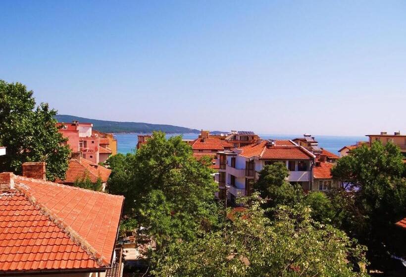 펜션 Guest House Donchevi