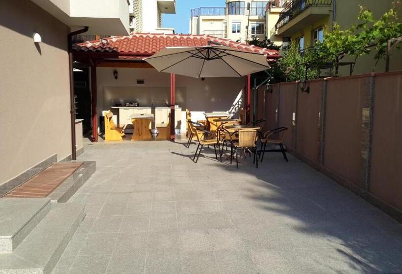 펜션 Guest House Donchevi