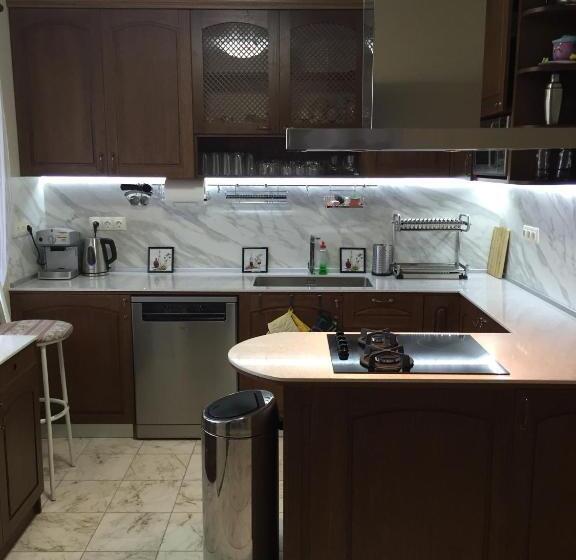 پانسیون Guest House Mira