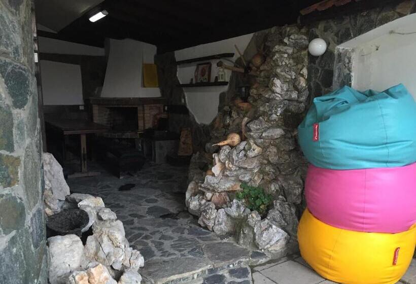 پانسیون Guest House Mira