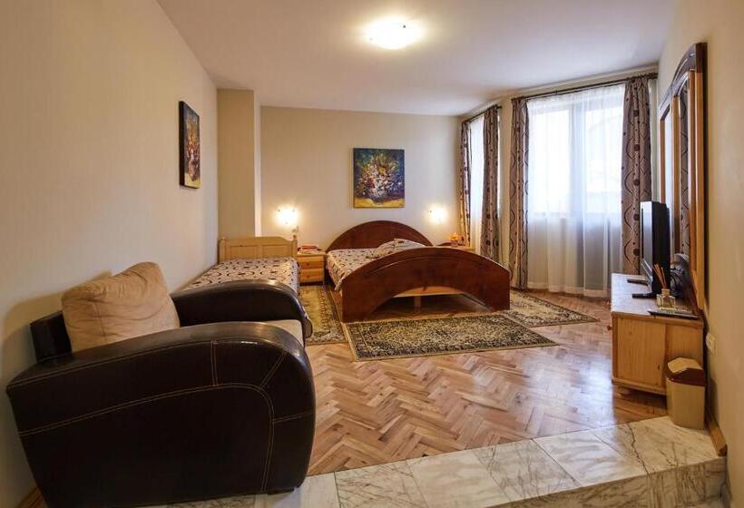 پانسیون Guest House Mira