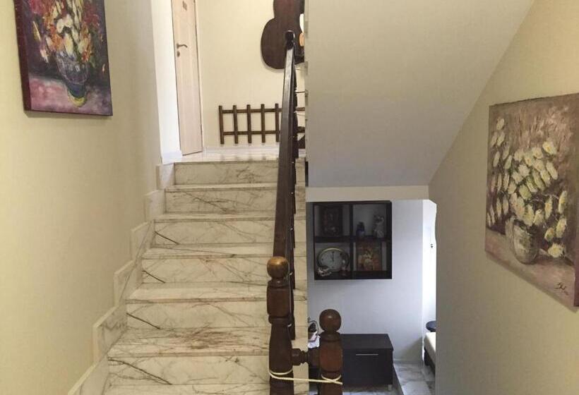 پانسیون Guest House Mira