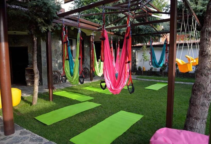 پانسیون Guest House Mira