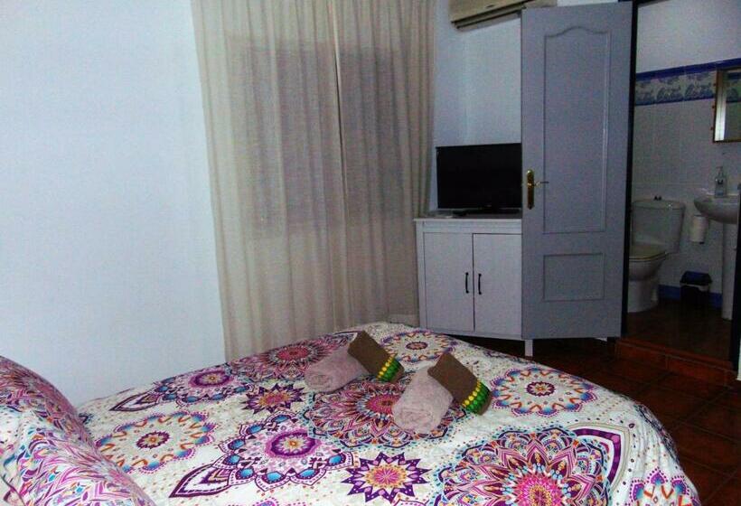 پانسیون Hostal Puerto De Santa Maria