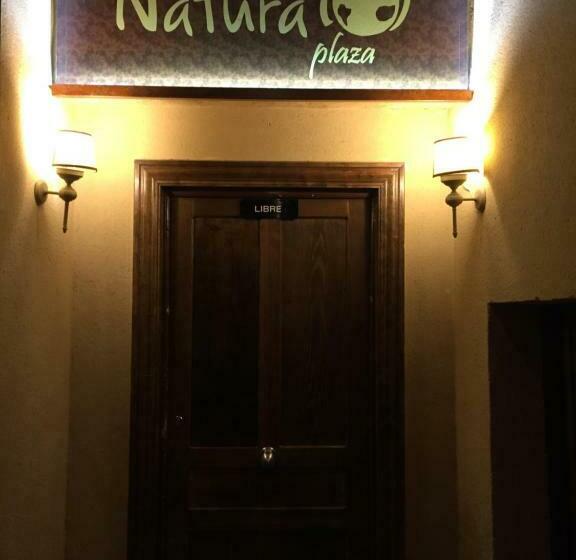 پانسیون Hosteria Natura Plaza