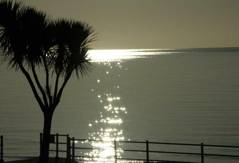 بنسيون Inglewood   Opul Express