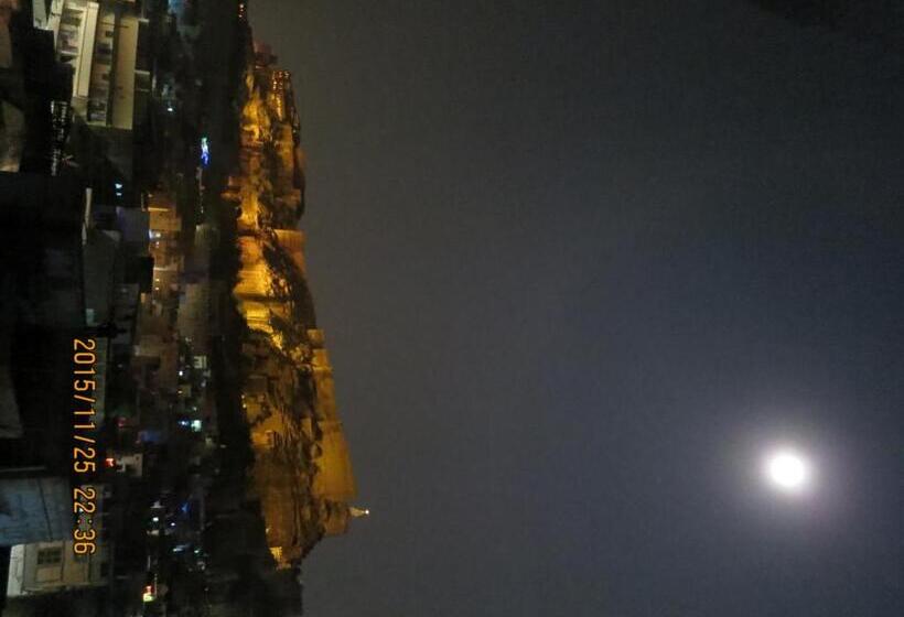 פנסיון Jewel Palace Haweli