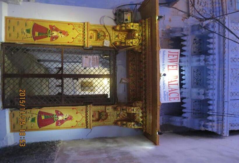 פנסיון Jewel Palace Haweli