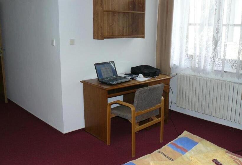 بنسيون Koleje Zamecek