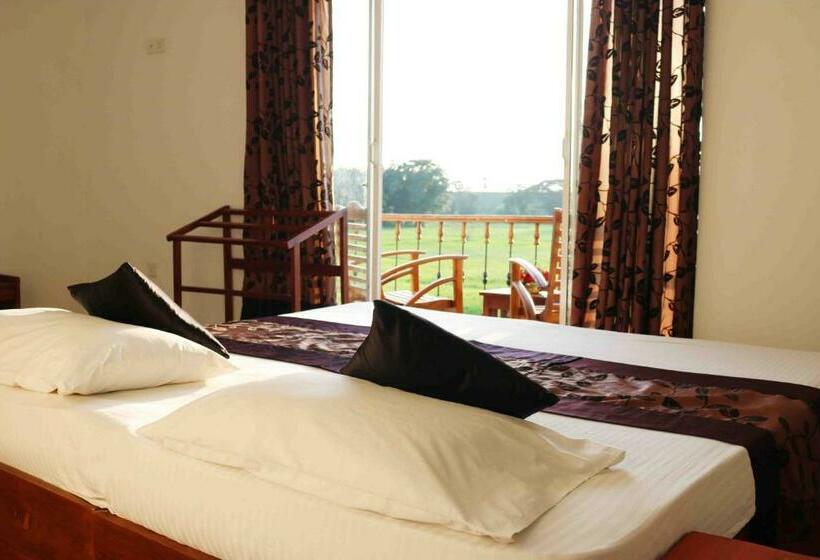 Пансион Manel Guest House