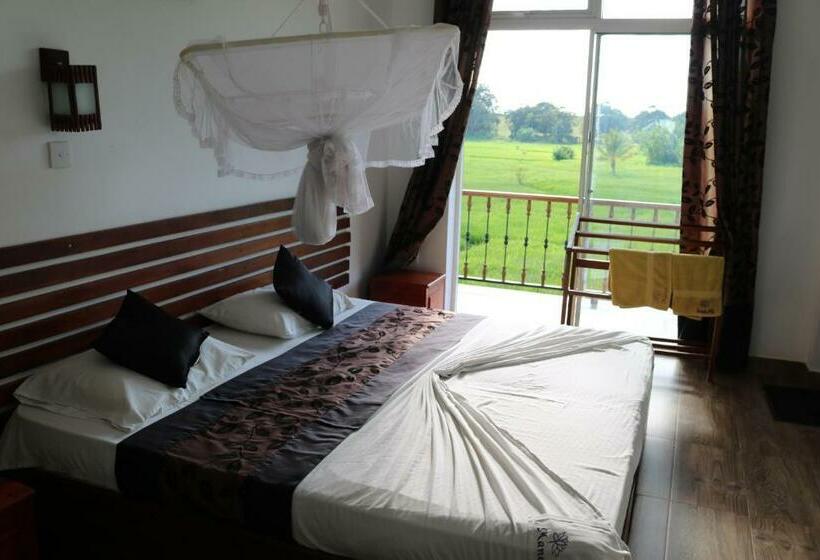 Пансион Manel Guest House