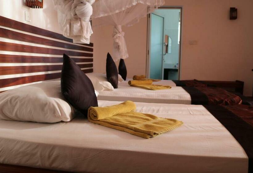 Пансион Manel Guest House