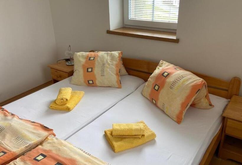 פנסיון Penzion Bamako