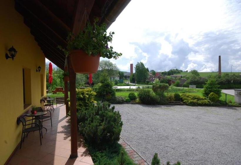 ペンション Penzion Lipno Jantar