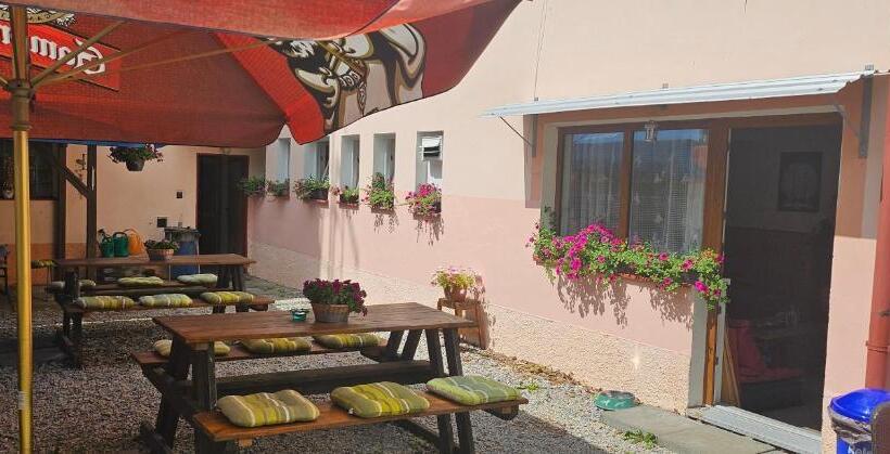 ペンション Penzion Tomy Pihlov