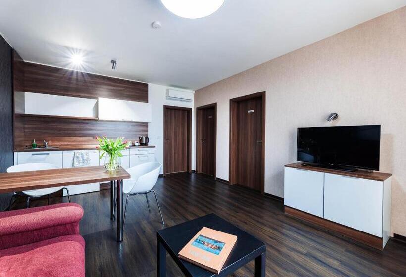 ペンション Penzion V Jízdárně