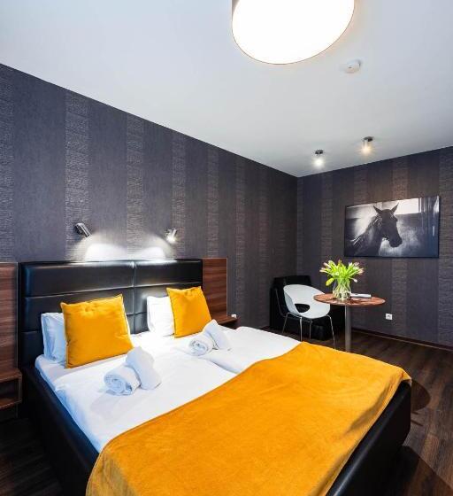 ペンション Penzion V Jízdárně