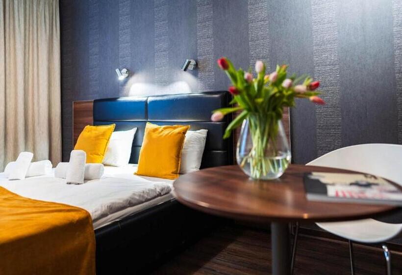 ペンション Penzion V Jízdárně