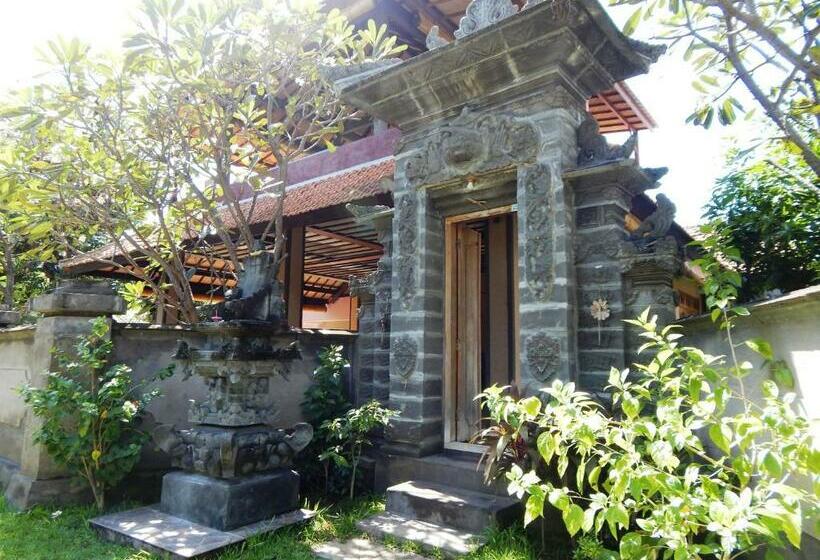 פנסיון Pondok Rahayu Guest House