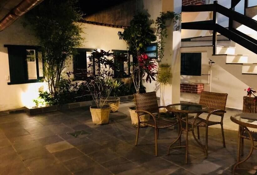 پانسیون Pousada Canteiros