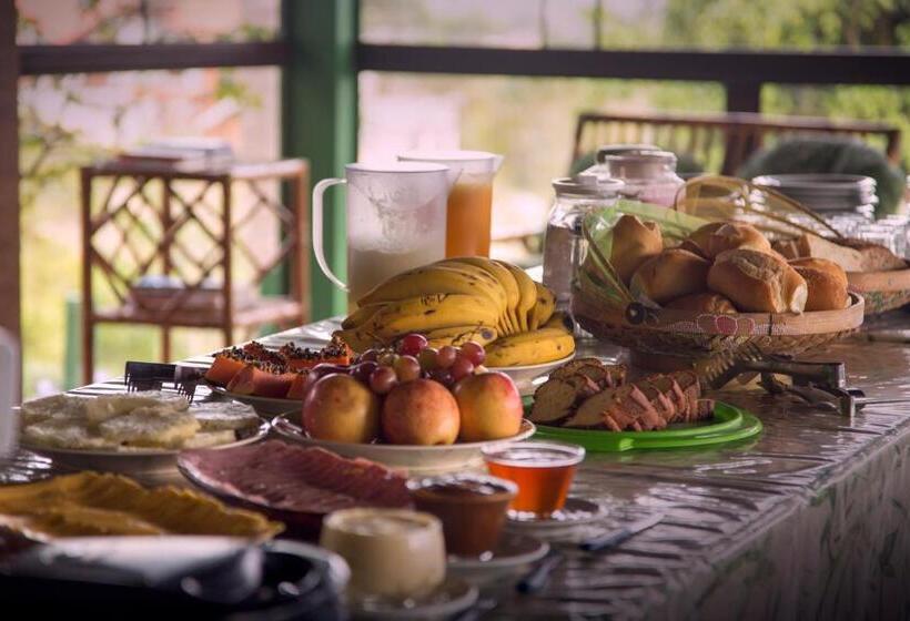 ペンション Pousada Vale Verde Bungalows   Praia Do Rosa   Sc