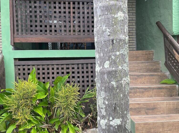 ペンション Pousada Vale Verde Bungalows   Praia Do Rosa   Sc
