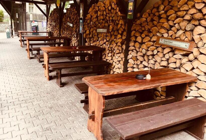 ペンション Restaurant A Penzion Pod Draci Skalou